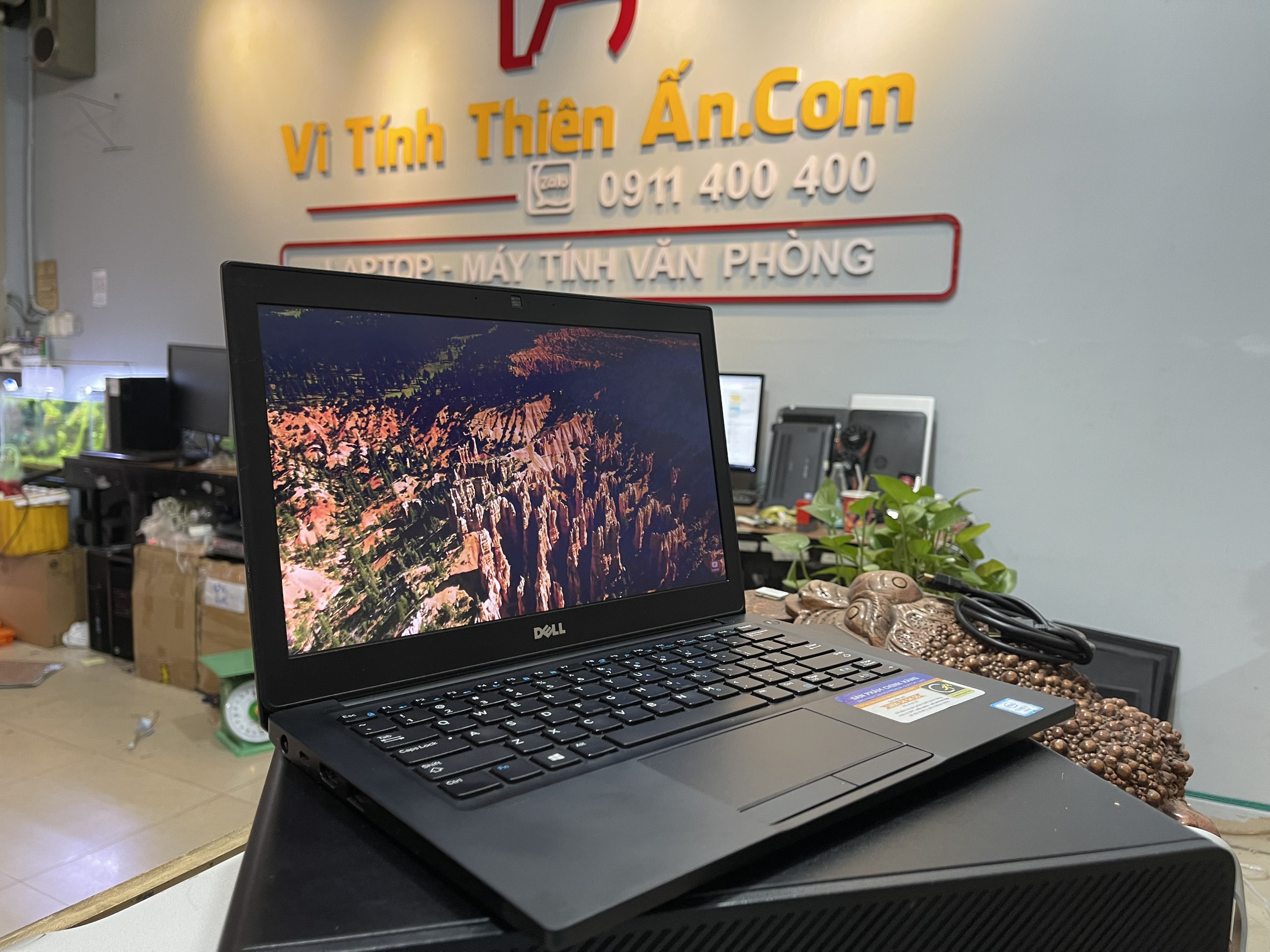 Laptop Dell Vostro 5568 i5 7200U màn hình 15.6 in